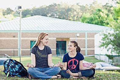 108胖次！ 擦边绅士游戏《醉醺醺 兔兔秘密花园》10月9日发售